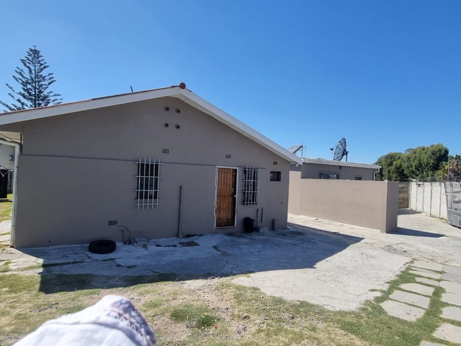 6 Bedroom Property for Sale in Bellville South Western Cape